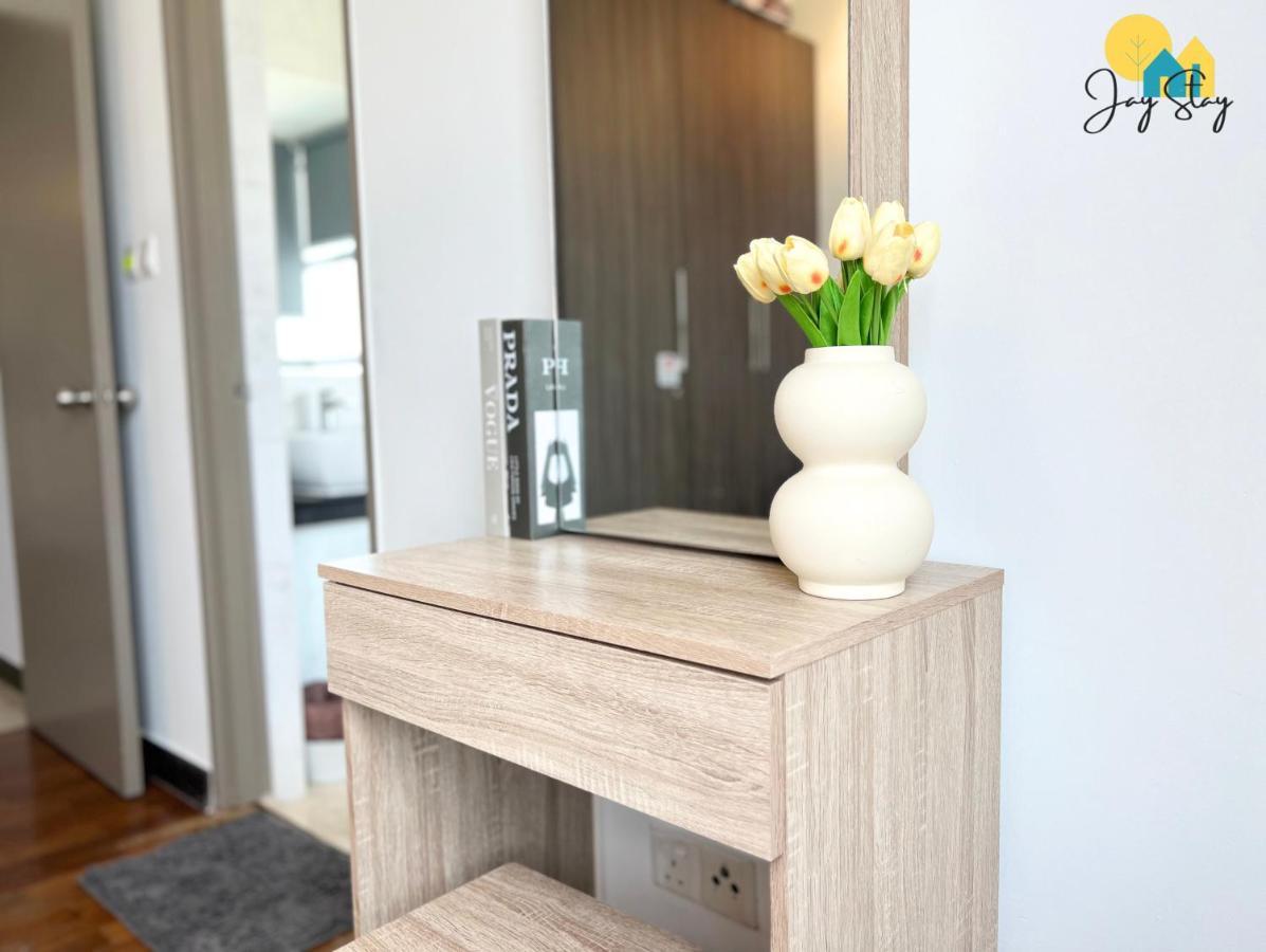 Pangsapuri New! Silverscape L Luxury 3br L B2503 L 6-11pax L Seaview L Infinity Pool L Jonkerst L City Centre By Jay *
