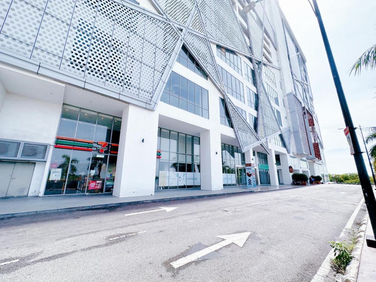 New! Silverscape L Luxury 3br L B2503 L 6-11pax L Seaview L Infinity Pool L Jonkerst L City Centre By Jay